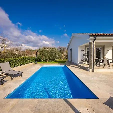 Oliva Serenity Pool * Pomer