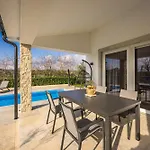 Daire Oliva Serenity Pool Pomer