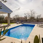 Daire Oliva Serenity Pool Pomer