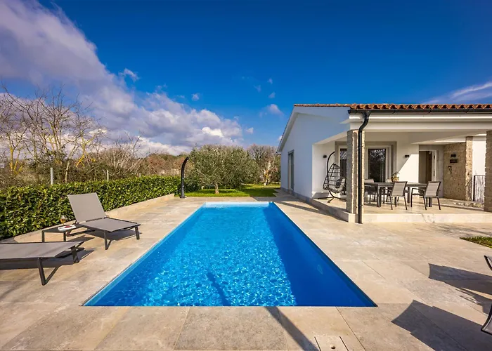 Oliva Serenity Pool * Pomer