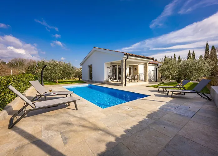 Oliva Serenity Pool *